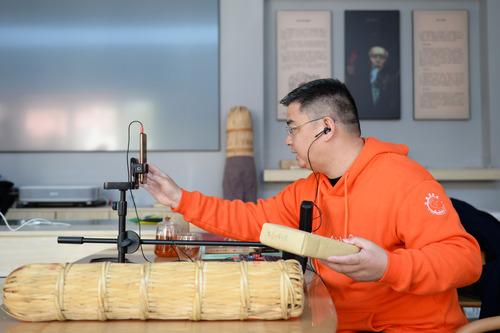 中国基层官员“直播带货”拼经济