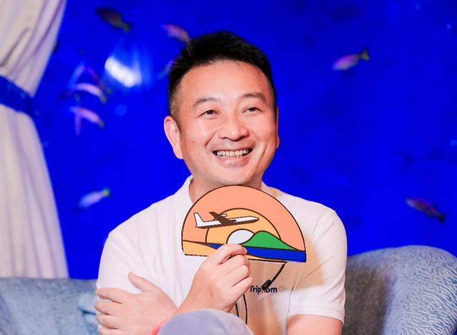 携程董事长成“带货一哥”：梁建章直播卖掉酒店3个月套房库存