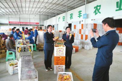 让流量变销量 直播带货给消费市场“添把火”