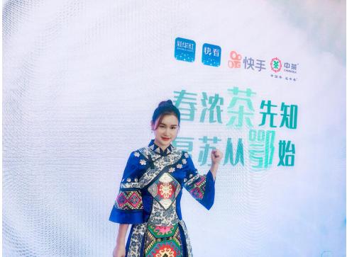湖北土家妹子做客新华社直播间 为家乡“带货”被赞人美心善