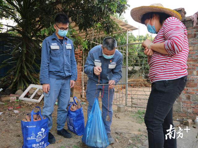 扶贫干部变身“带货王”，帮贫困户找销路
