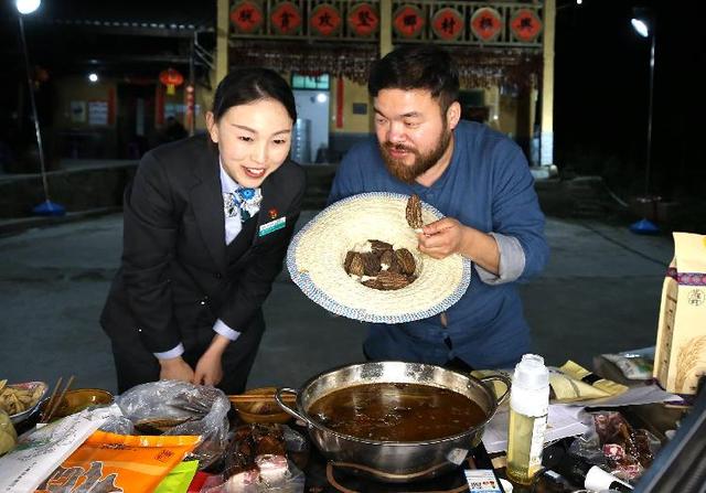 刷新消费扶贫“带货”纪录！农行将“土货”搬进直播间：184万+在线围观 5小时成交1512多万元