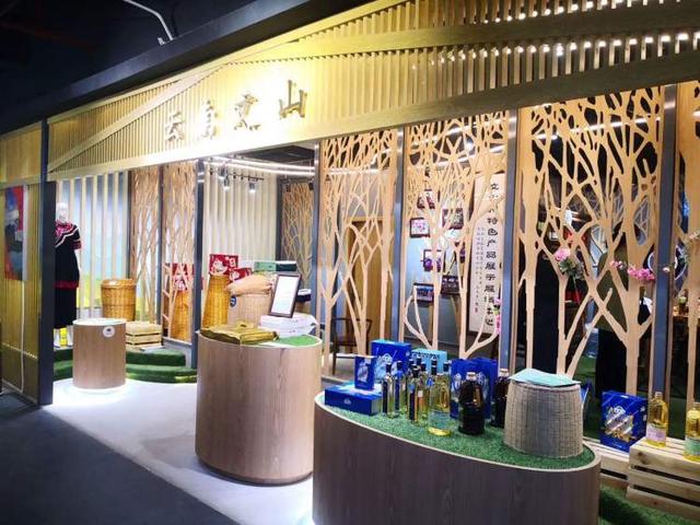 静安区直播带货，推广对口支援地区农特产品！还有超实在系列优惠…
