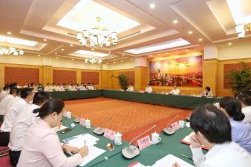 爱库存冷静出席青年英才座谈会，为浦东新区发展建言献策